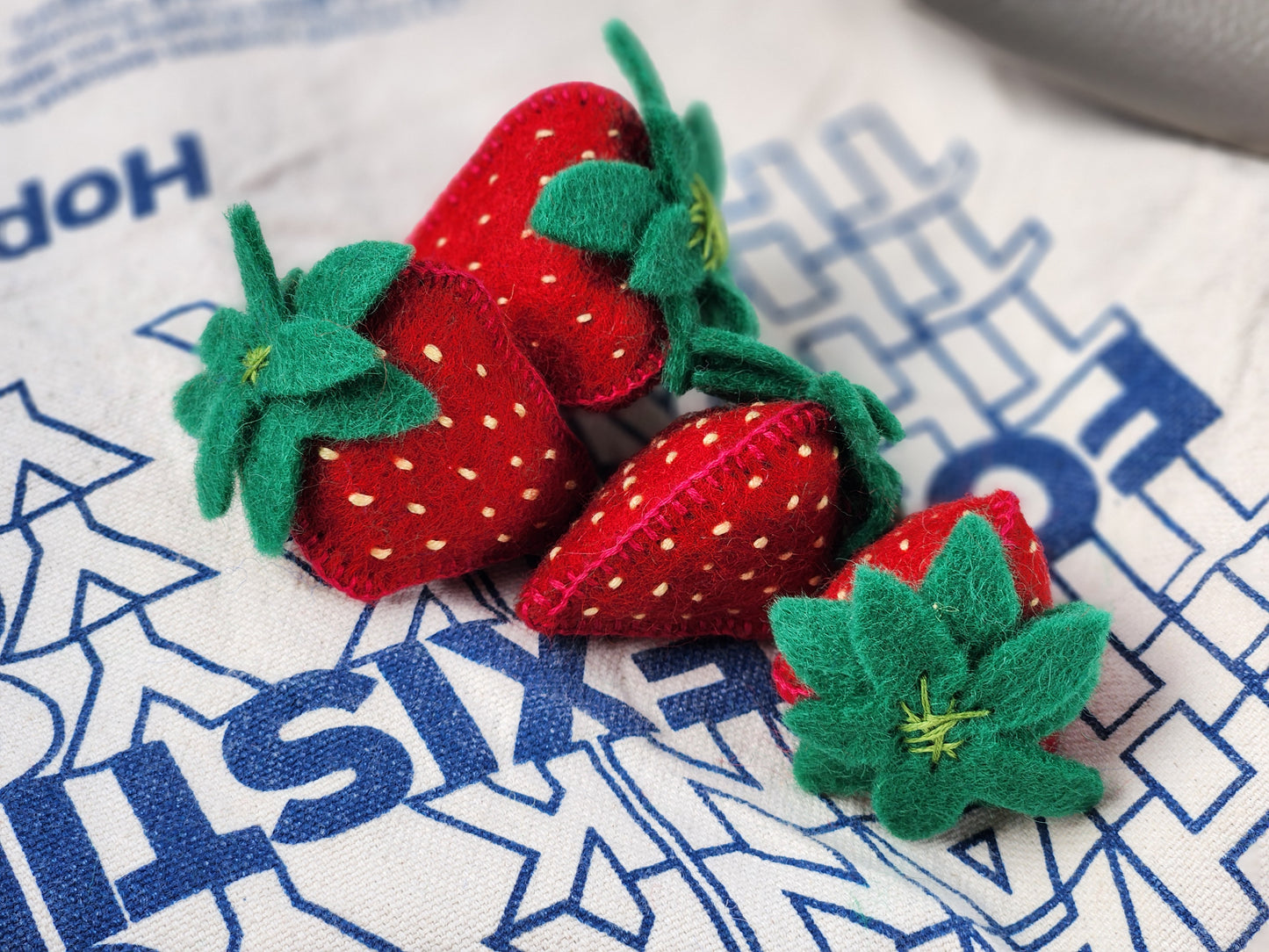 felt fruit strawberry single