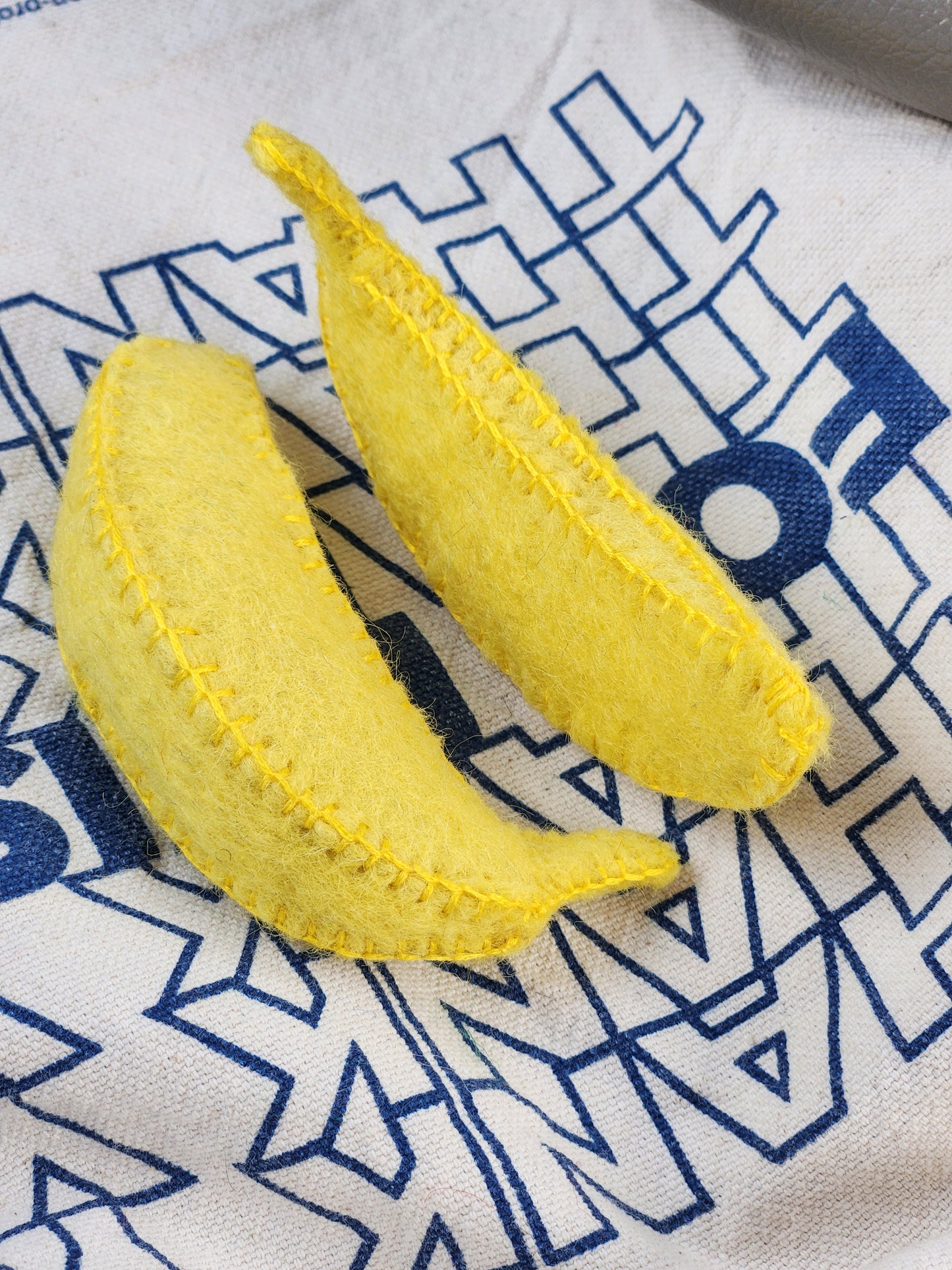 felt fruit banana single