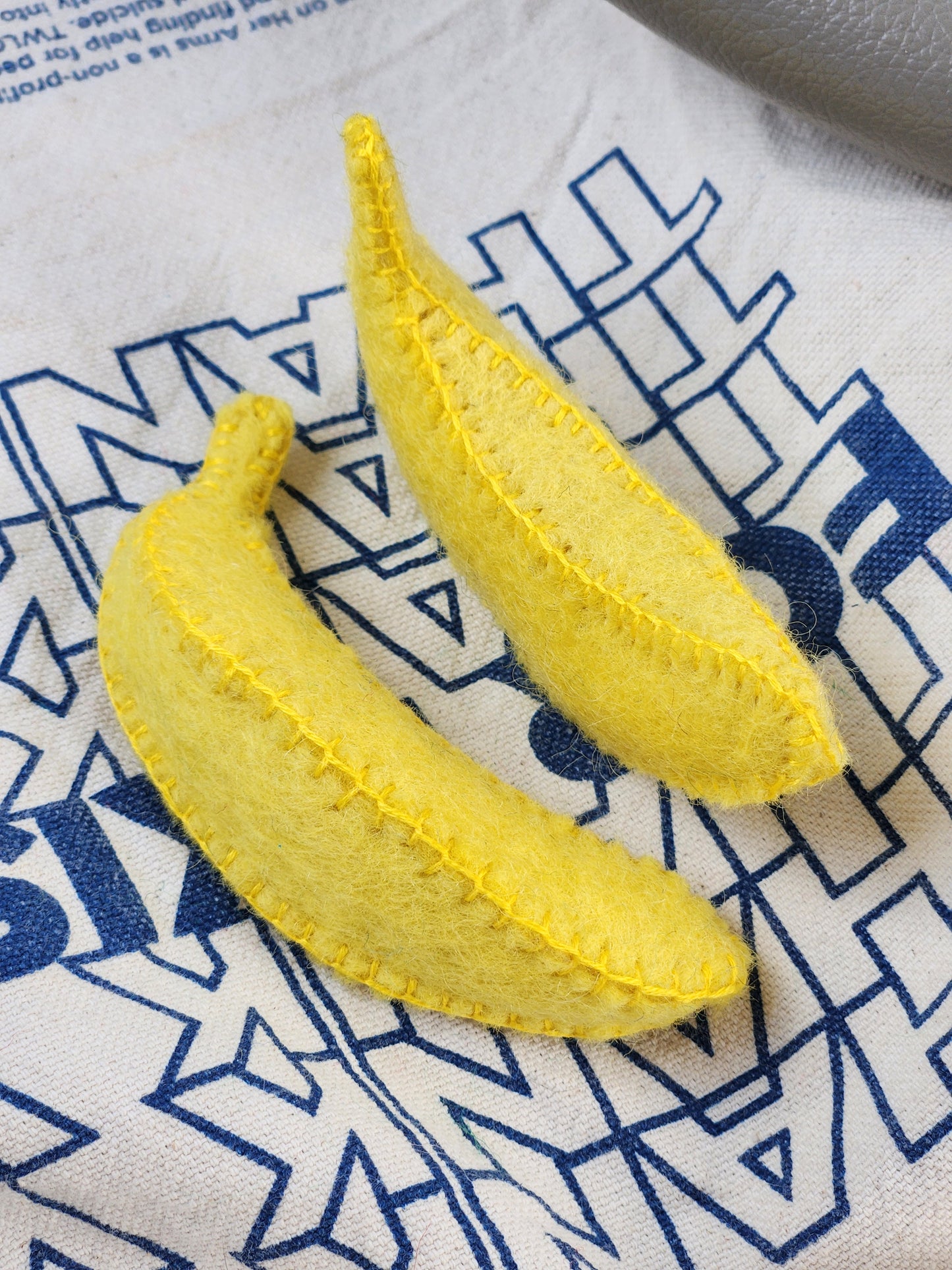 felt fruit banana single